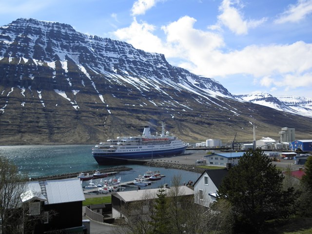 Port of Eskifjörður docking